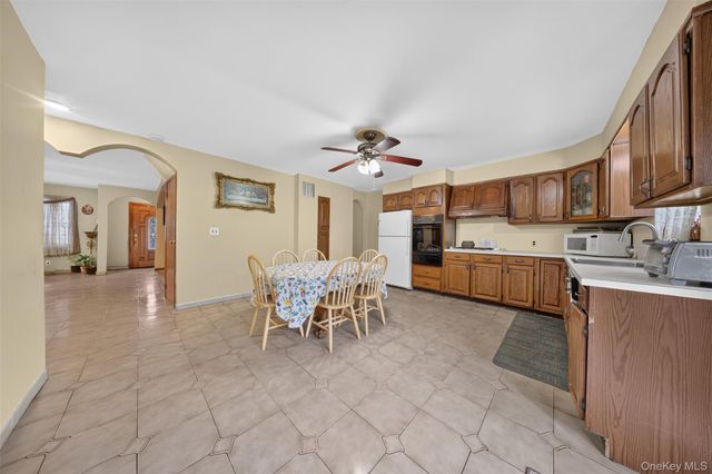 138-61 63rd Avenue, Flushing, NY 11367