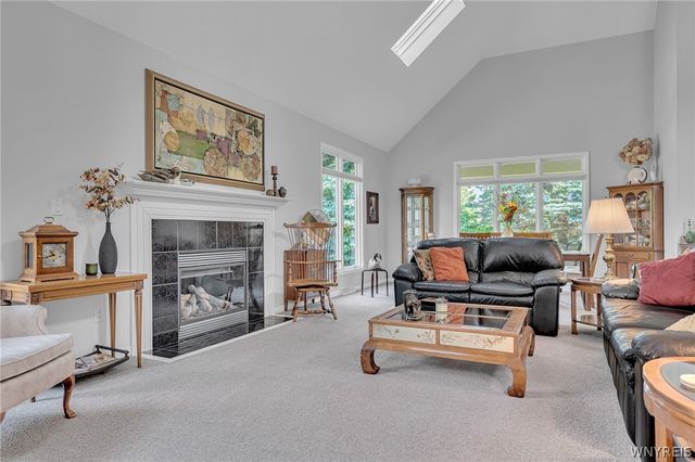 267 Lord Byron Lane, Amherst, NY 14221