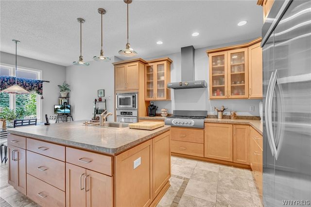 267 Lord Byron Lane, Amherst, NY 14221
