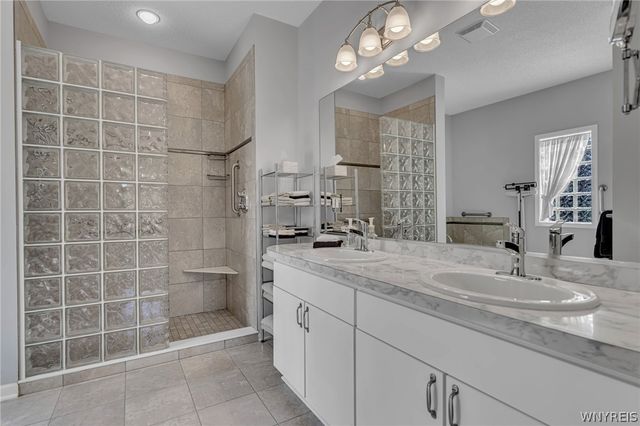 267 Lord Byron Lane, Amherst, NY 14221