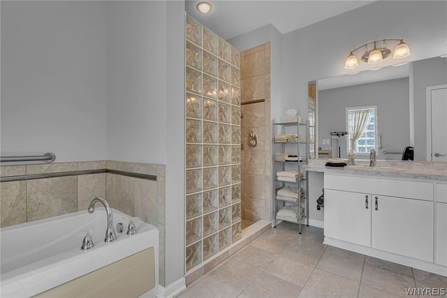 267 Lord Byron Lane, Amherst, NY 14221