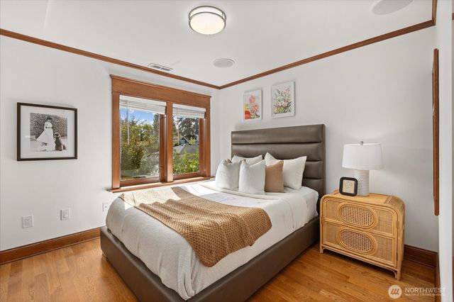 2337 N 61st Street, Seattle, WA 98103