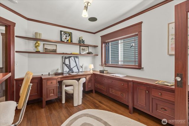 2337 N 61st Street, Seattle, WA 98103