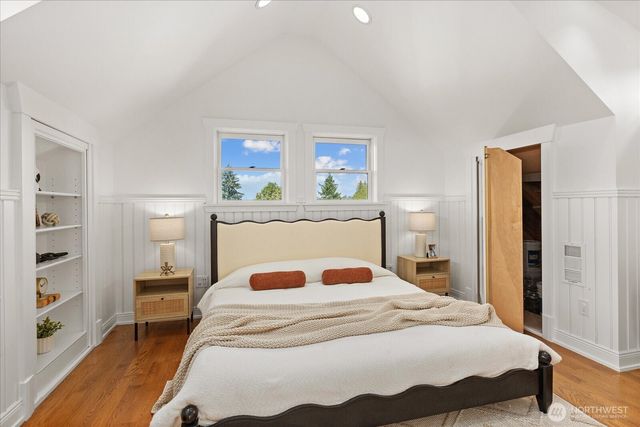 2337 N 61st Street, Seattle, WA 98103