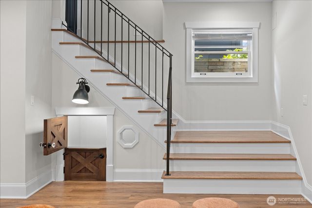 2337 N 61st Street, Seattle, WA 98103