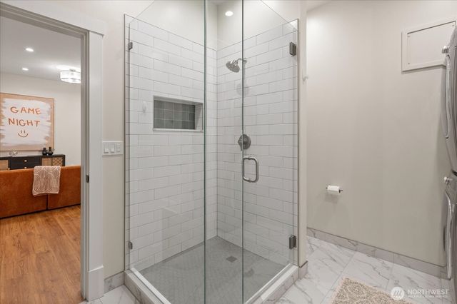 2337 N 61st Street, Seattle, WA 98103
