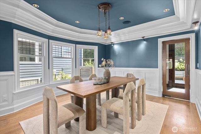 2337 N 61st Street, Seattle, WA 98103