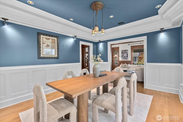 2337 N 61st Street, Seattle, WA 98103