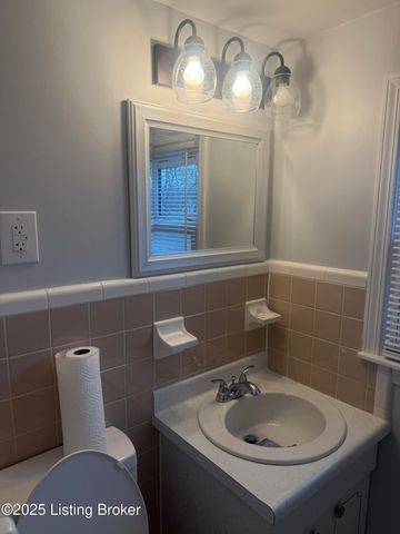 1818 Lewiston Dr, Louisville, KY 40216