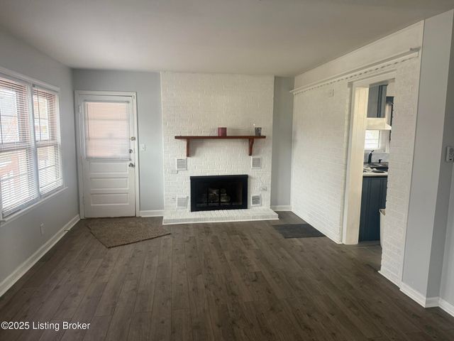 1818 Lewiston Dr, Louisville, KY 40216