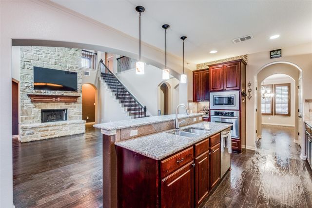 359 Whispering Wind WAY, Austin, TX 78737