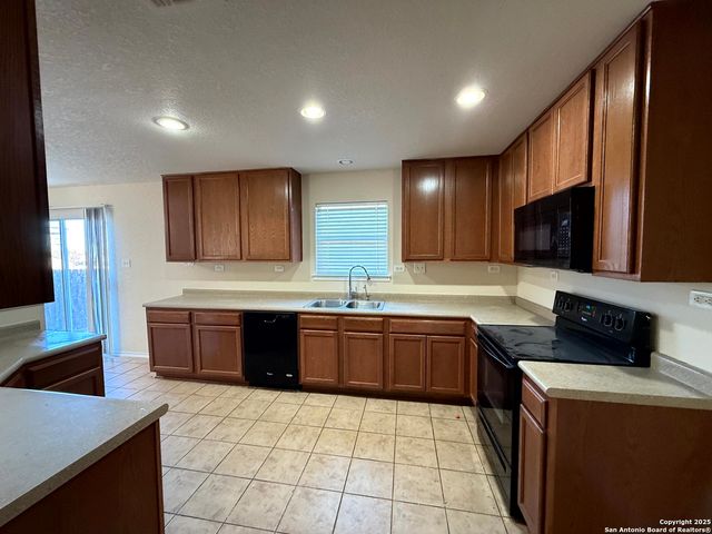 6527 SAN MIGUEL WAY, Converse, TX 78109