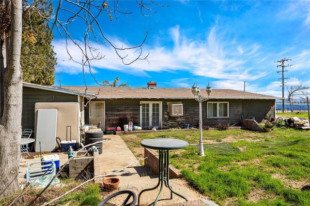 11178 Locust Ave, Bloomington, CA 92316