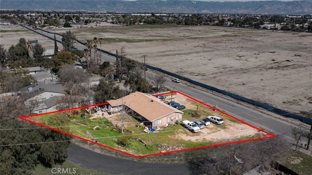 11178 Locust Ave, Bloomington, CA 92316