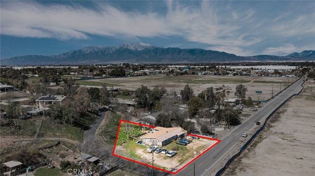 11178 Locust Ave, Bloomington, CA 92316