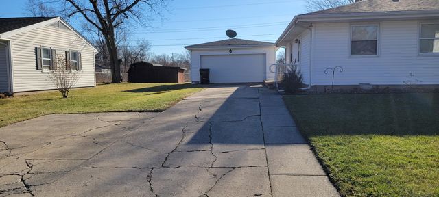 376 Briarwood Drive, Valparaiso, IN 46385