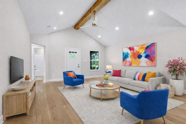 113 W Magnolia St, Troup, TX 75789