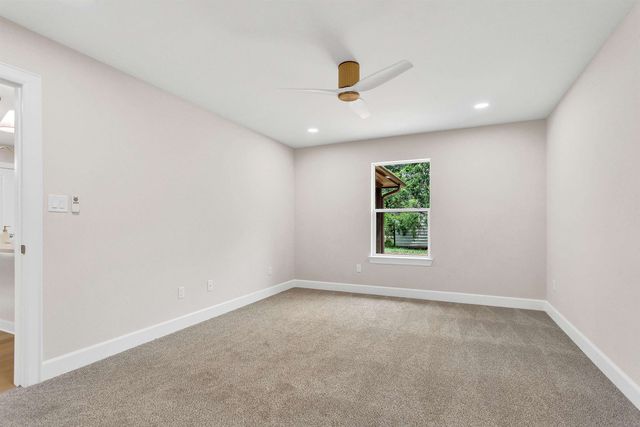 113 W Magnolia St, Troup, TX 75789