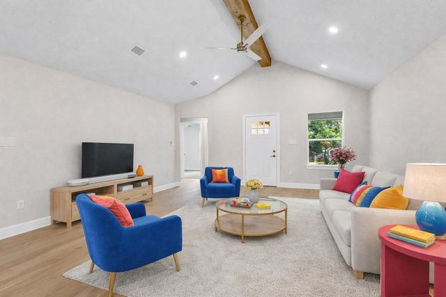 113 W Magnolia St, Troup, TX 75789