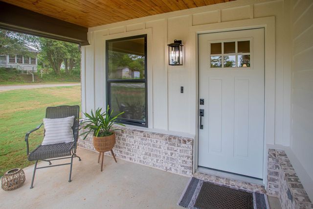 113 W Magnolia St, Troup, TX 75789