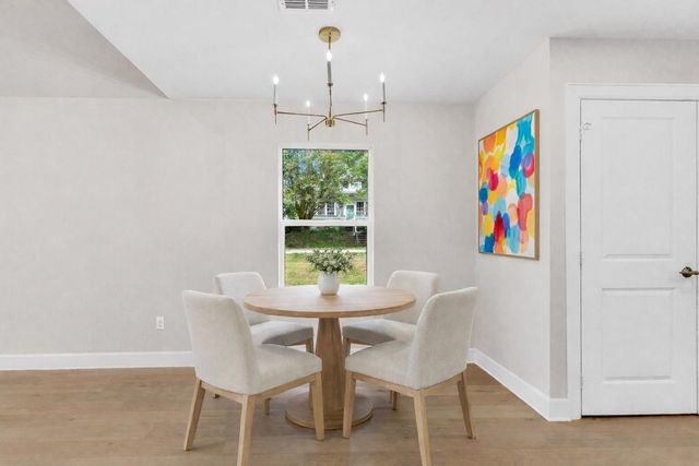 113 W Magnolia St, Troup, TX 75789