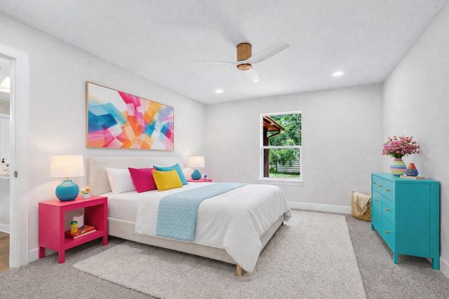 113 W Magnolia St, Troup, TX 75789