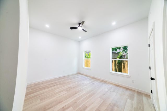 331 Delaware St, Houston, TX 77029