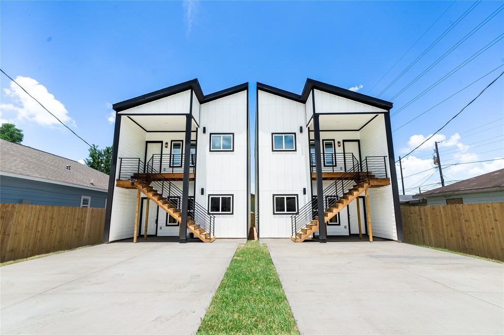 331 Delaware St, Houston, TX 77029