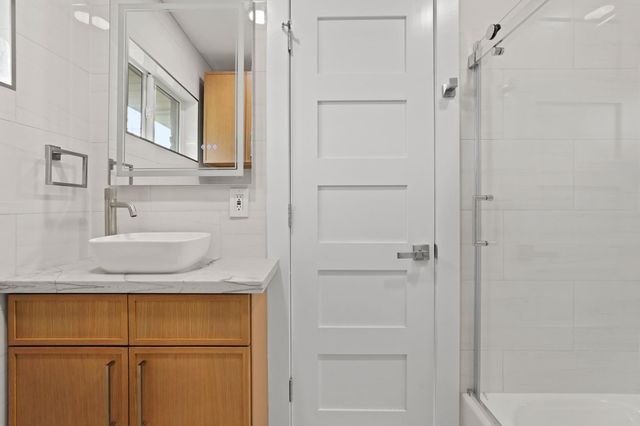 5451 Redstart Street, Houston, TX 77096