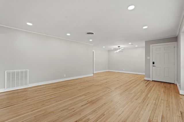 5451 Redstart Street, Houston, TX 77096