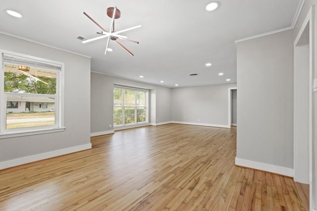 5451 Redstart Street, Houston, TX 77096