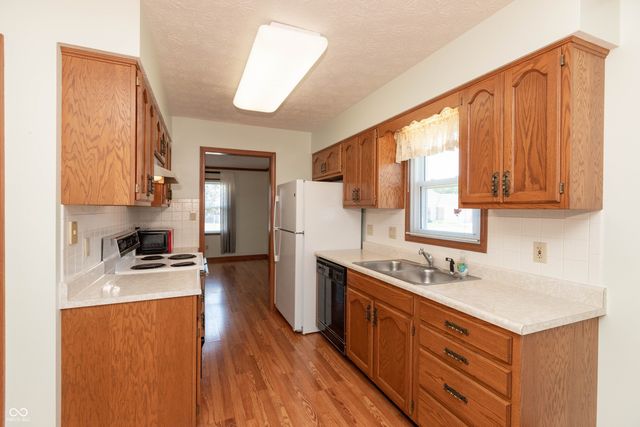 640 S School Street 28, Brownsburg, IN 46112