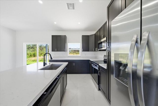 3174 N Sedgewick Road, Avon Park, FL 33825