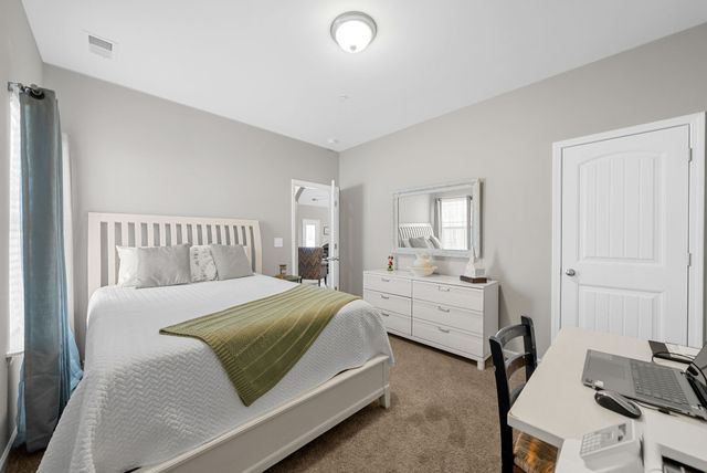 430 Clayton Ct, Pleasant View, TN 37146