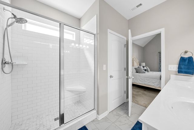 430 Clayton Ct, Pleasant View, TN 37146