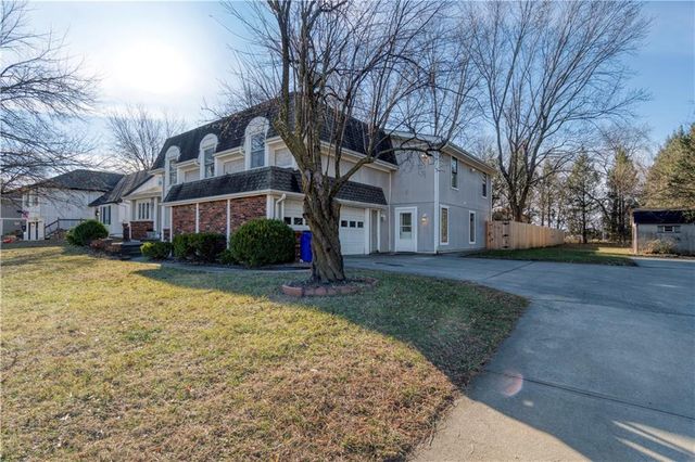 1401 E Oxford Place, Olathe, KS 66062