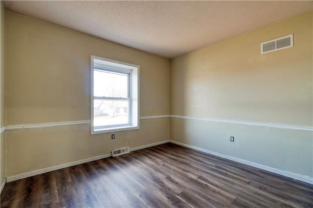 1401 E Oxford Place, Olathe, KS 66062