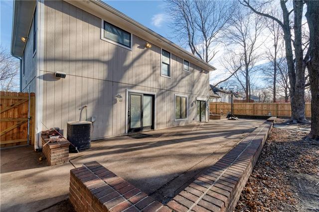 1401 E Oxford Place, Olathe, KS 66062