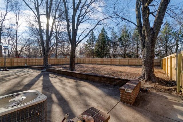 1401 E Oxford Place, Olathe, KS 66062