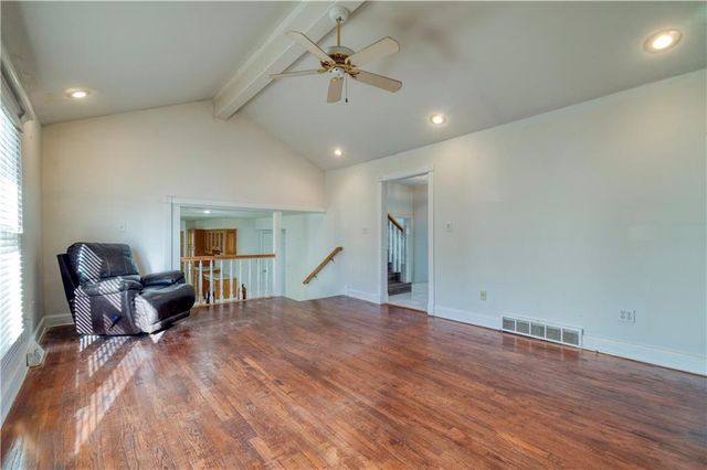 1401 E Oxford Place, Olathe, KS 66062