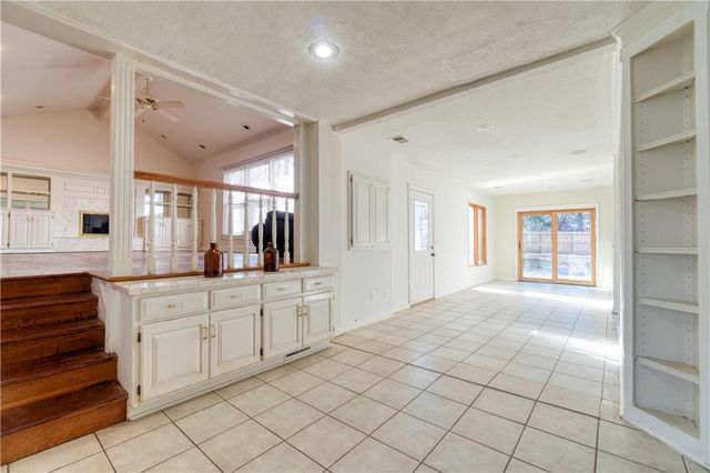 1401 E Oxford Place, Olathe, KS 66062