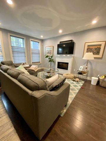 348 E St -, Boston, MA 02127