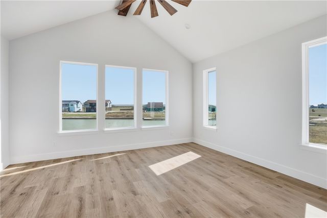 15 Tradewinds Circle, Rockport, TX 78382