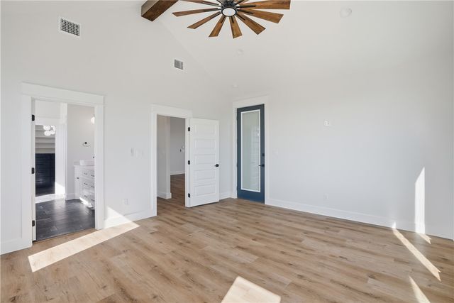 15 Tradewinds Circle, Rockport, TX 78382