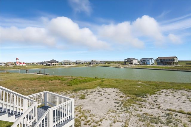 15 Tradewinds Circle, Rockport, TX 78382