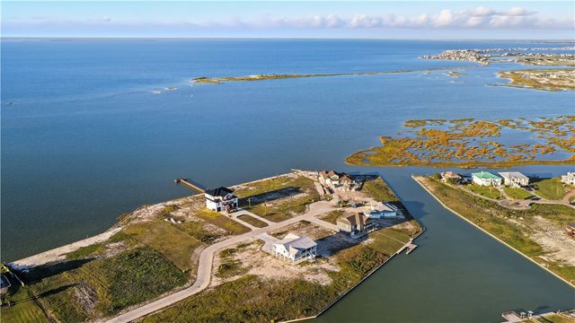 15 Tradewinds Circle, Rockport, TX 78382