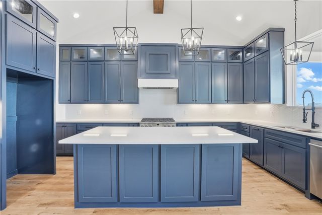 15 Tradewinds Circle, Rockport, TX 78382