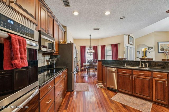 7854 E HEATHER LAKE Court E, Jacksonville, FL 32256