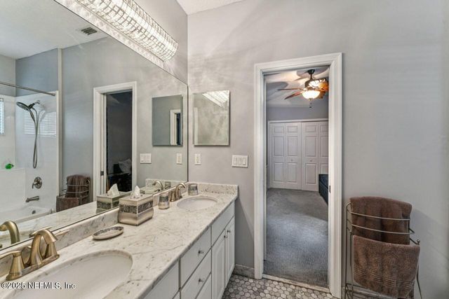 7854 E HEATHER LAKE Court E, Jacksonville, FL 32256