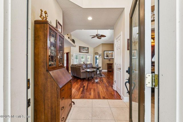 7854 E HEATHER LAKE Court E, Jacksonville, FL 32256